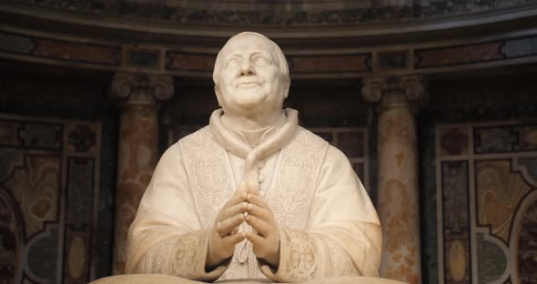 Close Up Of Pope Pius IX Statue In The Basilica Of Saint Mary Major In Rome, Italy. alt