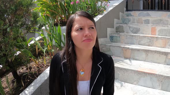 Confused young woman alt