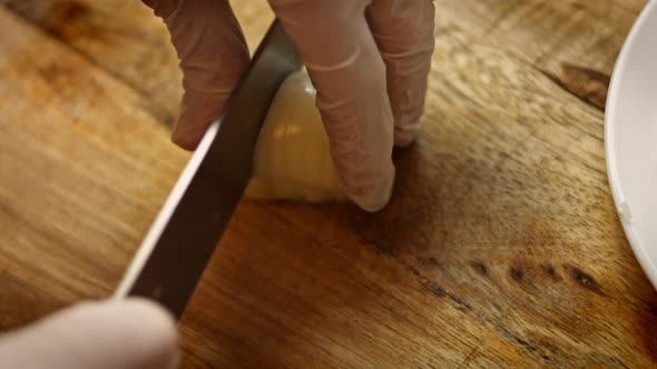 Cut the Onion Finely alt