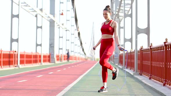 Modern Sport Woman Outdoor alt