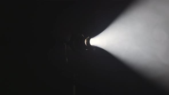 Floodlight Beam Turns Slowly and Flares the Screen alt