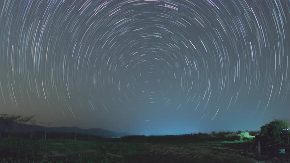 The northward star trails is very beautiful.