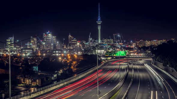 Highway in Auckland at night timelapse alt