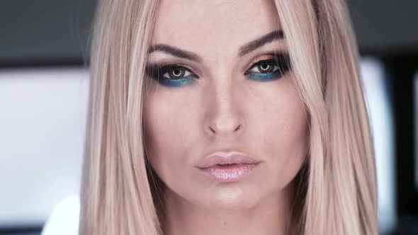 Closeup Eyes Makeup alt