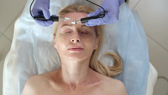 High-Tech Skin Treatment alt