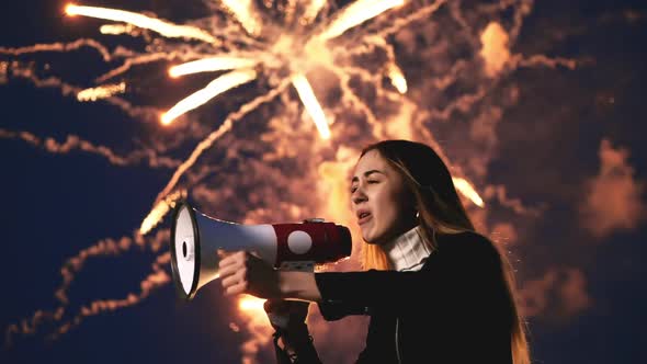 Anger Woman Femenist Agress Shout Loudspeaker Woman Rights War alt