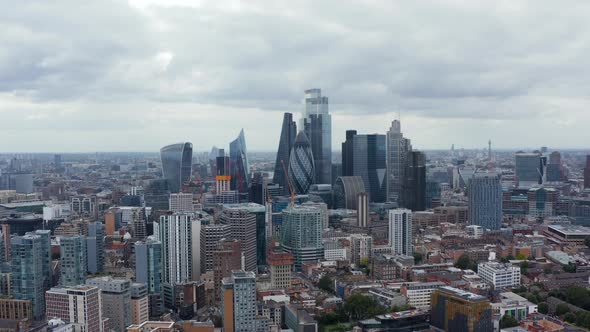 Slide and Pan Shot of Business Hub alt