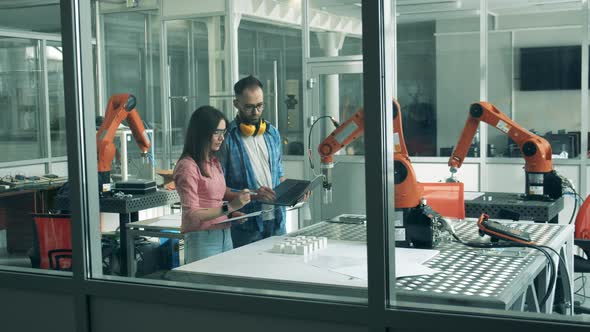 Software Developers Are Holding an Experiment with a Robot alt