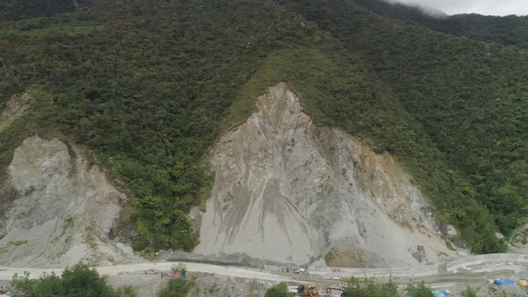 Construction Mountain Road alt