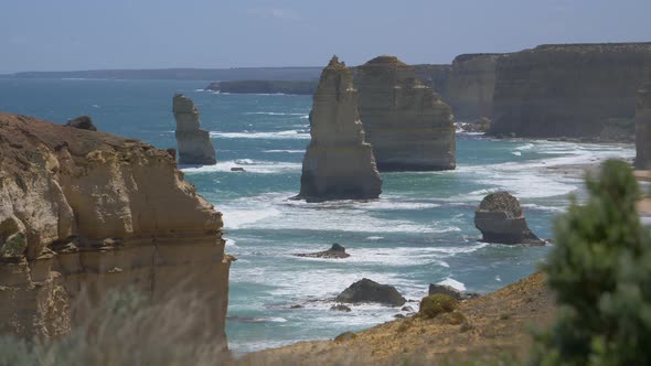 Beautiful Close Up View On A Hot Day Of 12 Apostles alt