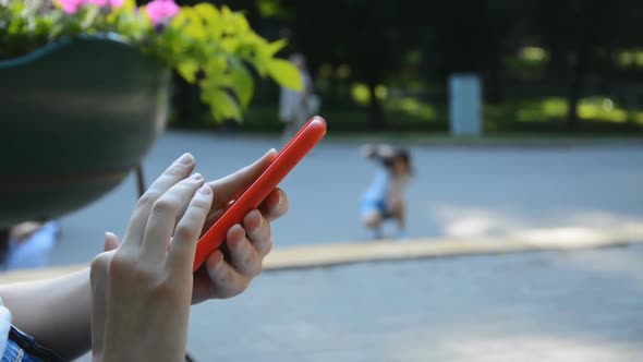 A Girl's Hands are Writing a Message alt