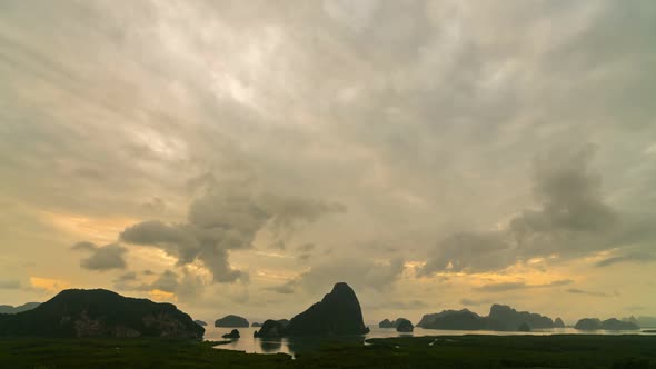 Time Lapse View at Halong Bay North Vietnam alt