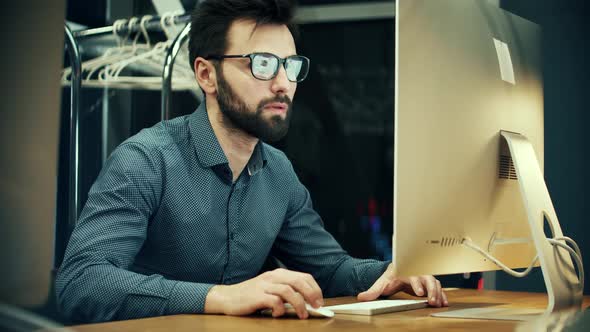 Businessman Brainstorm In Office Project. Man With Computer Overtime Deadline Working In Internet. alt