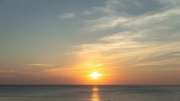 Time Lapse Sunset Above The Sea alt