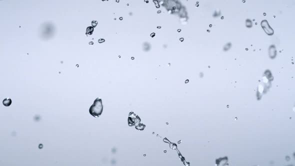 Slo-motion water droplets alt