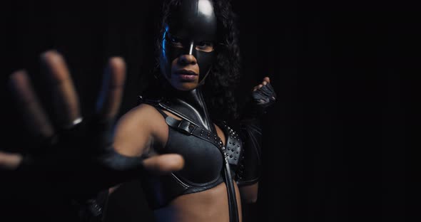 Slowly Moving and Posing Catwoman Sexy Superhero Cosplay Model alt