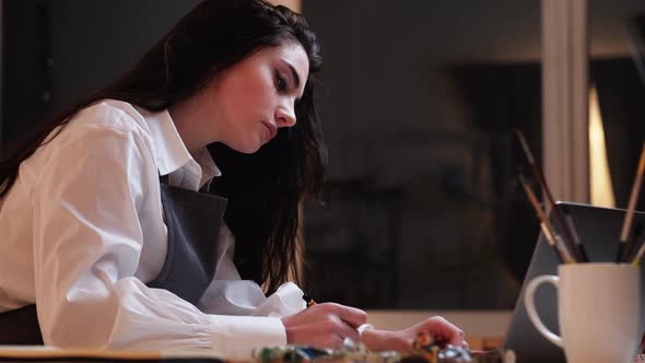 Artwork Creation Female Artist Drawing Lesson alt