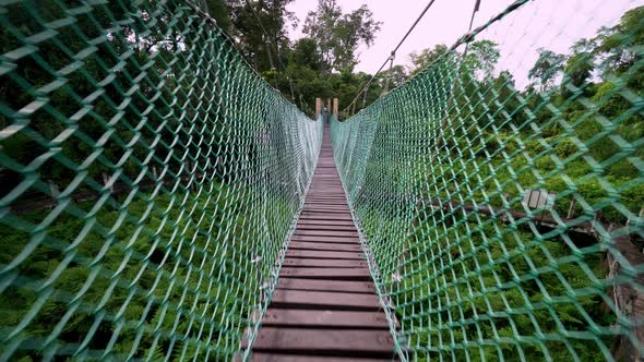 POV run on canopy walk alt