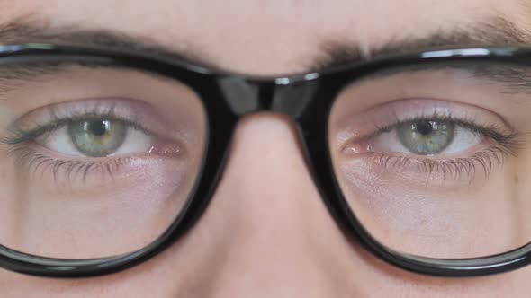 Eyes with Glasses alt