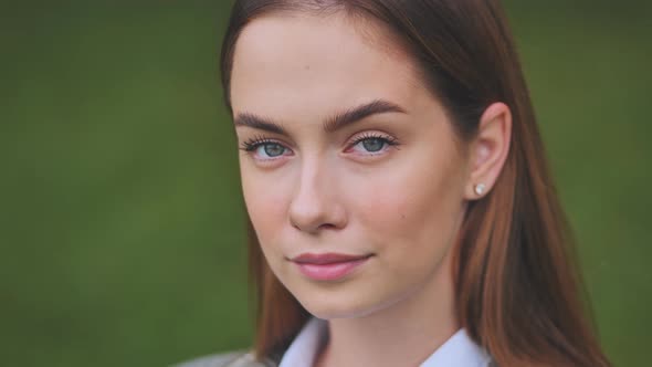 Portrait of an 18Yearold Girl alt