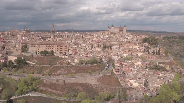 Aerial view of Toledo and the river bank alt