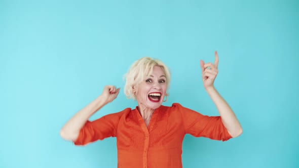 Winner Joy Excited Woman Euphoric Expression alt