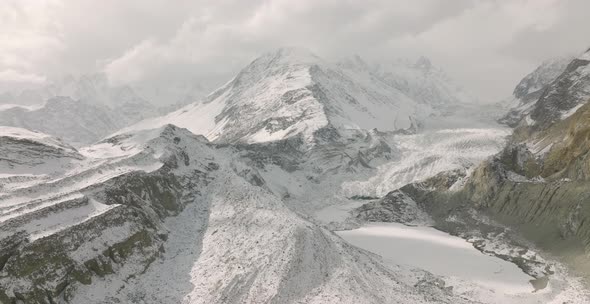 Passu cones, Passu is a small village located near Gulmit in the Gilgit Baltistan. alt