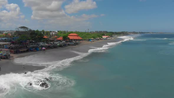 Aeriak View in the Batu Bolong Beach on the Bali Island, Indonesia alt