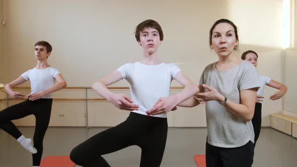 Ballet Dancing Class Teacher Choreographer Explains the Exercise