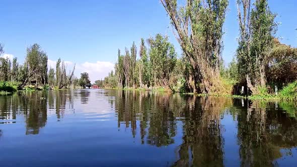 timelapse during morning at xochimilco chinampera zone alt