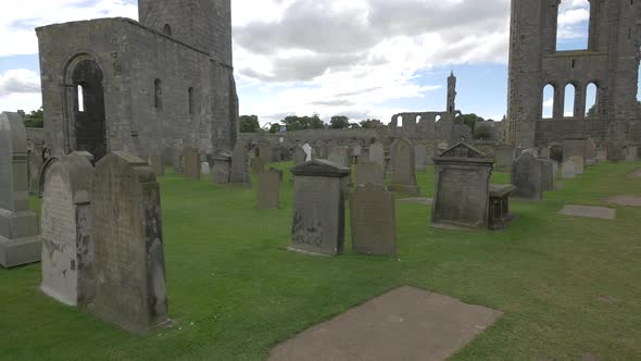 Graves, tombstones and ruins alt