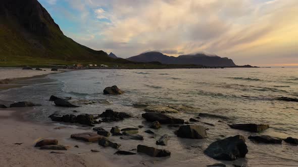 Beautiful Sunset over the Sea alt