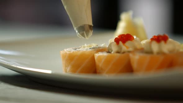 Tool Decorating Sushi Rolls. alt