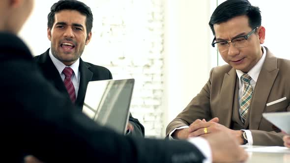 Business Meeting Intense 20 alt