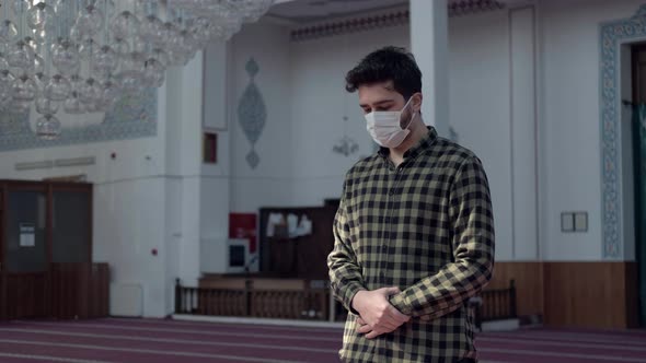 The Masked Man is Worshiping alt