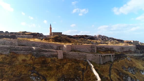 Historical castle and mosque. alt