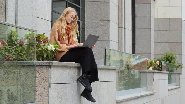 Confident Business Woman Working Outdoors Young Successful Caucasian Girl Sitting Near Office alt