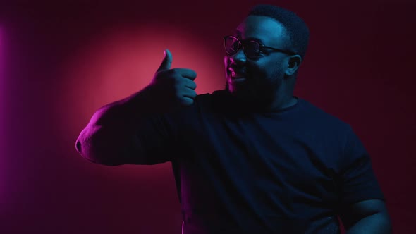 Like Gesture Choice Approval Man Thumbs Up Neon alt