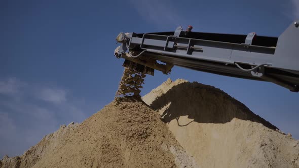 Separation of Sand in Construction Industry. Process Refinement of Sand for Concreting. Low Angle