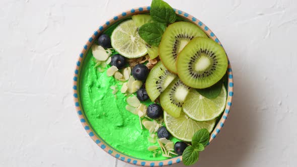 Green Smoothie or Yogurt Bowl