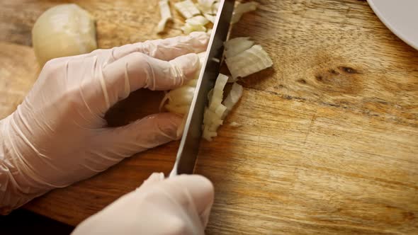 Cut the Onion Finely alt
