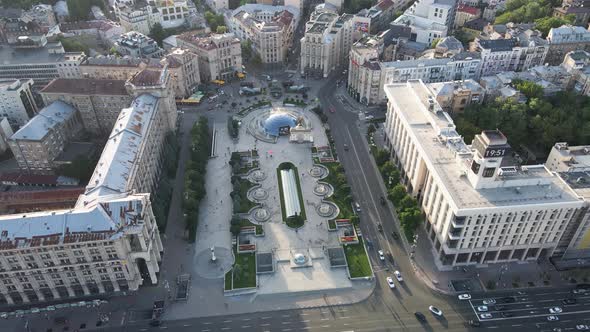 Ukraine: Independence Square, Maidan. Aerial View alt