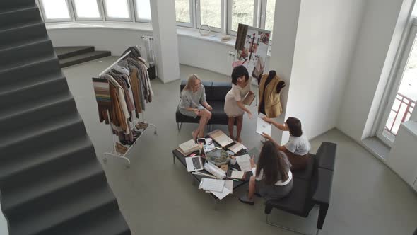 Meeting of Fashion Designers alt