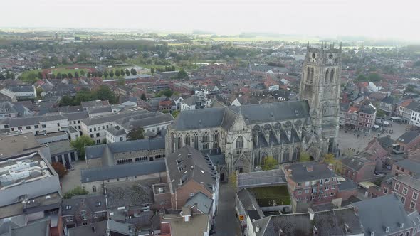 Basiliek Tongeren - Aerial View Of Basilica of Our Lady And Cityscape Of Tongeren In Belgium. alt