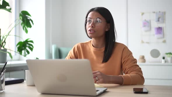 Businesswoman 20s Interview Speak to Colleagues on Online Conference Spbd alt