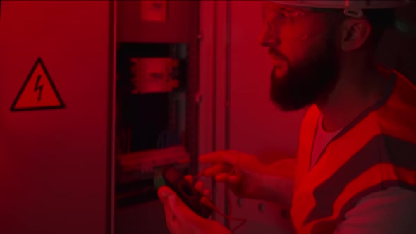 Electrical Engineer and Accidental Situation at the Plant alt