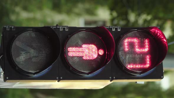 Traffic Light on the Road During the Day Vertical Video alt