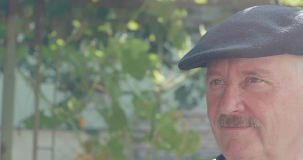 Disapproval Aged Man alt