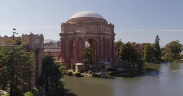 Flying Towards the Palace of Fine Arts in San Francisco alt