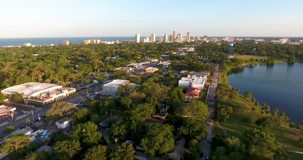 4K Aerial Dolly Video of Downtown St Petersburg over Crescent Lake alt